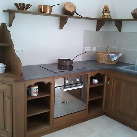 Maison De Charme Dans Un Beau Jardin 