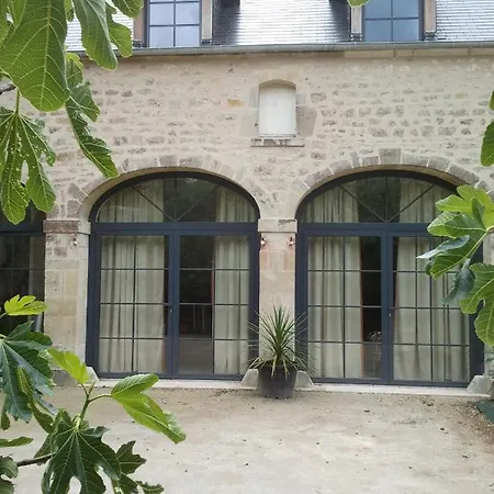 Maison De Charme Dans Un Beau Jardin 